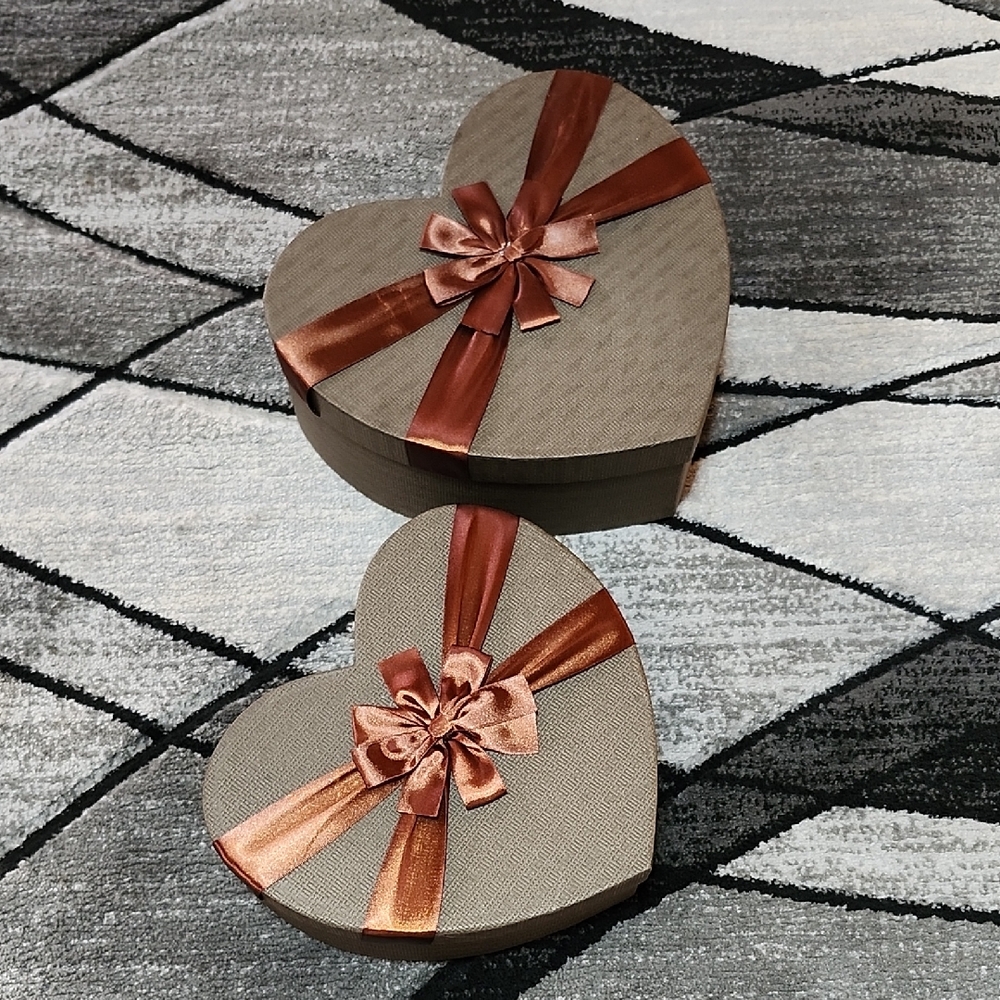 2-PIECE BROWN HEART SHAPED DECORATIVE PRESENT EXQUISITE GIFT BOXES